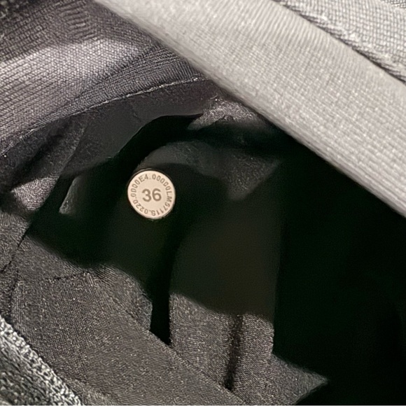 Lululemon Commission Pant Classic Warpstreme Obsidian Golf Casual Size 36 x 32 - Picture 9 of 9